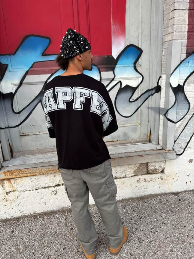 “Guap Never Leaves 001” Cropped tee